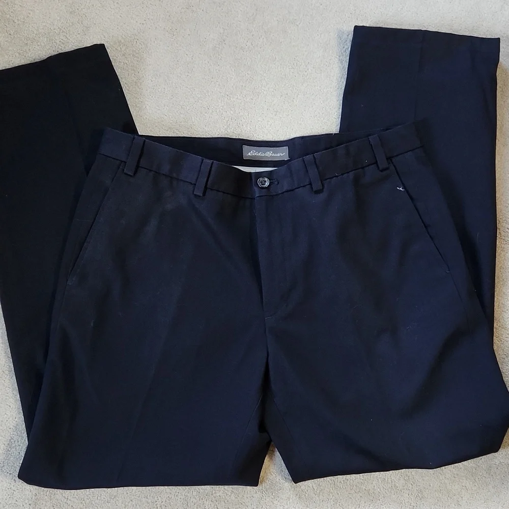 Eddie Bauer Men's Navy Chino Pants-36 waist and 32 inseam NWT